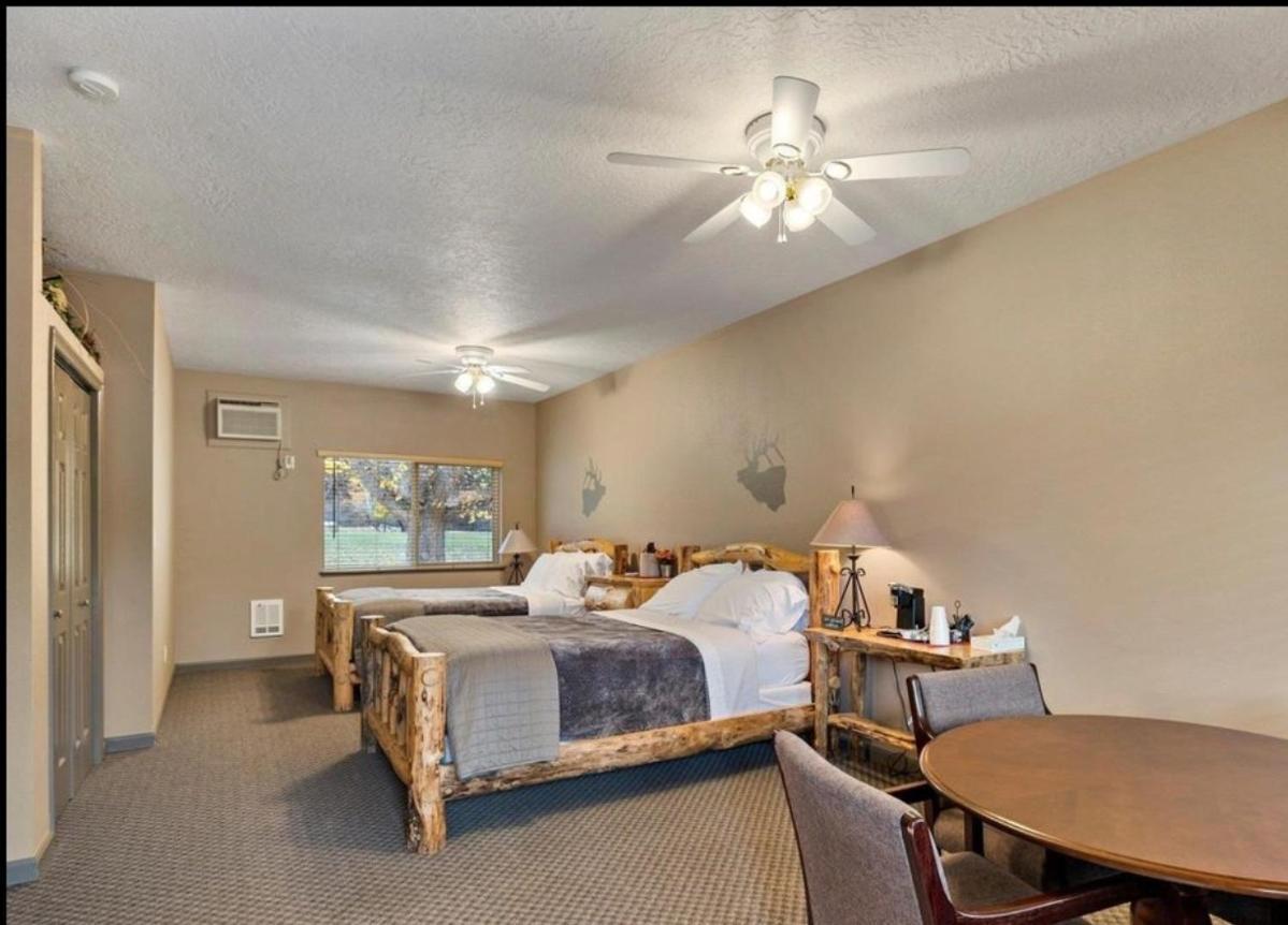 Southfork Lodge - Riverside Inn Lowman Luaran gambar